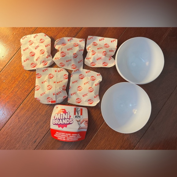 Mini Brands KFC - Picture 2 of 2